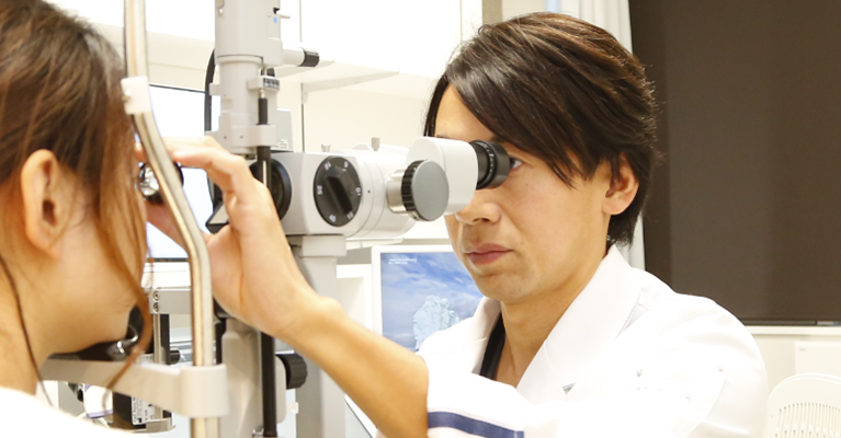 CONTACT LENS・GLASSES コンタクトレンズ・眼鏡の処方も行なっております